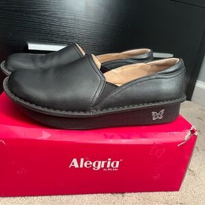 Alegria Women's Black Leather Loafers